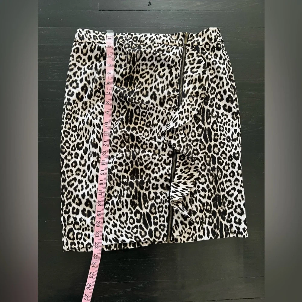 New NY&C Animal Print Skirt size 8